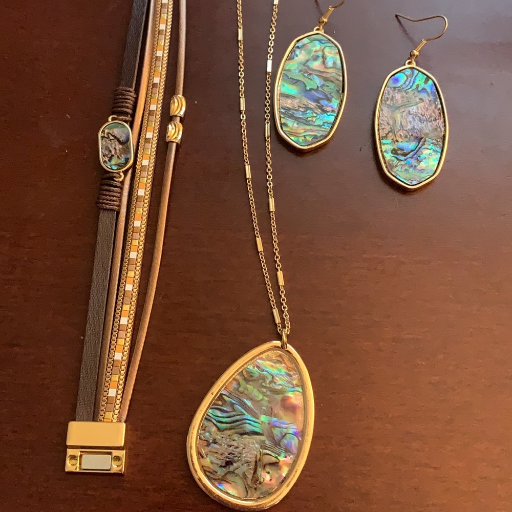 Beautiful Jewelry Set - Picture 4 of 5